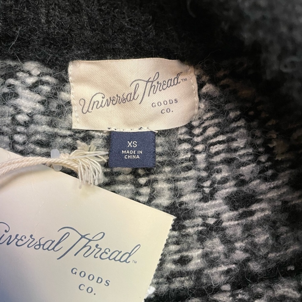 Cozy Nordic Sweater NWT by Universal Thread - Picture 2 of 10